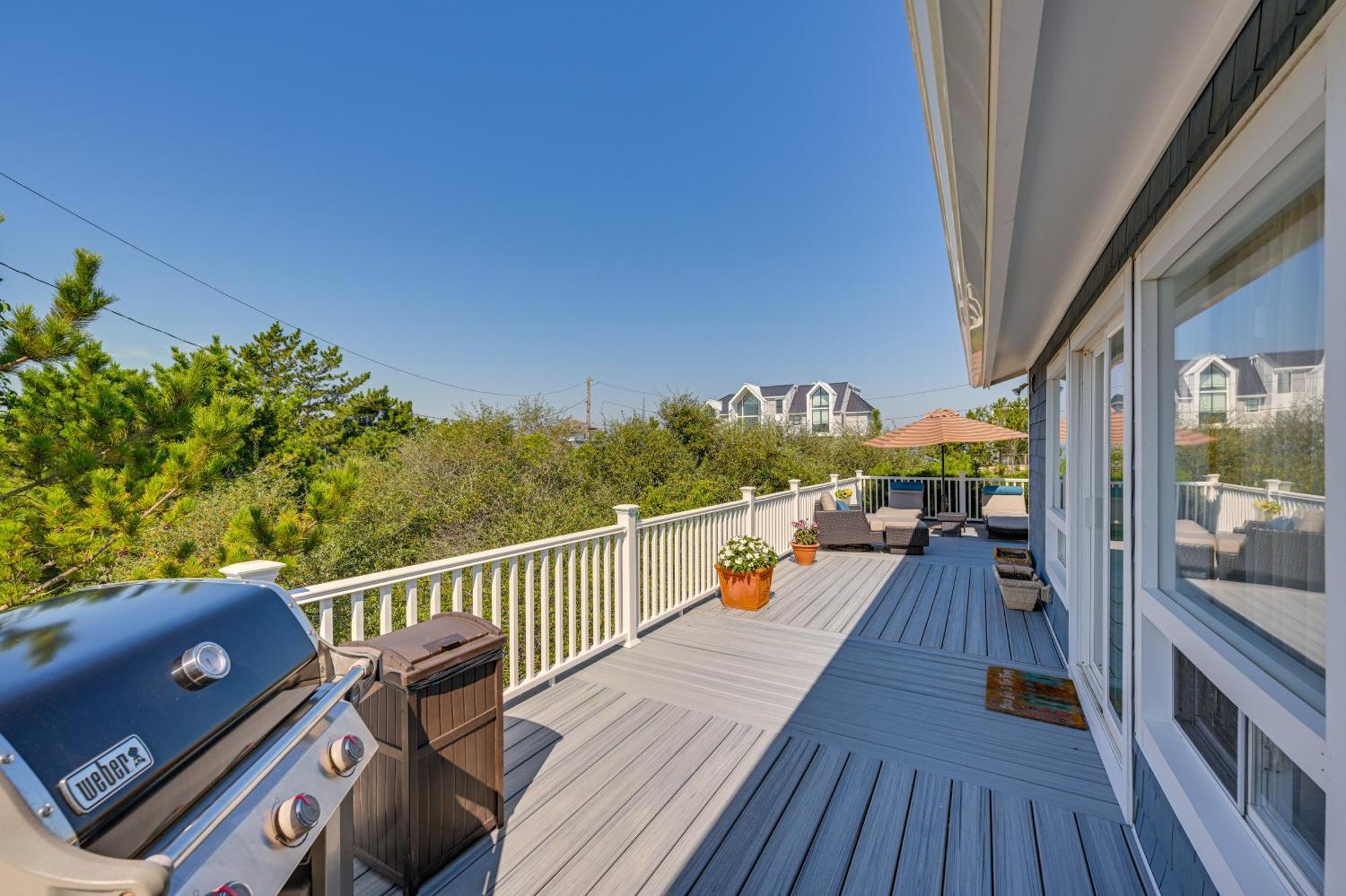 Westhampton Beach Home With Deck And Ocean Views! 外观 照片